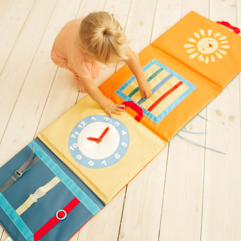 Дидактическая книжка Romana «Ловкие пальчики» в Москве ВИНКО