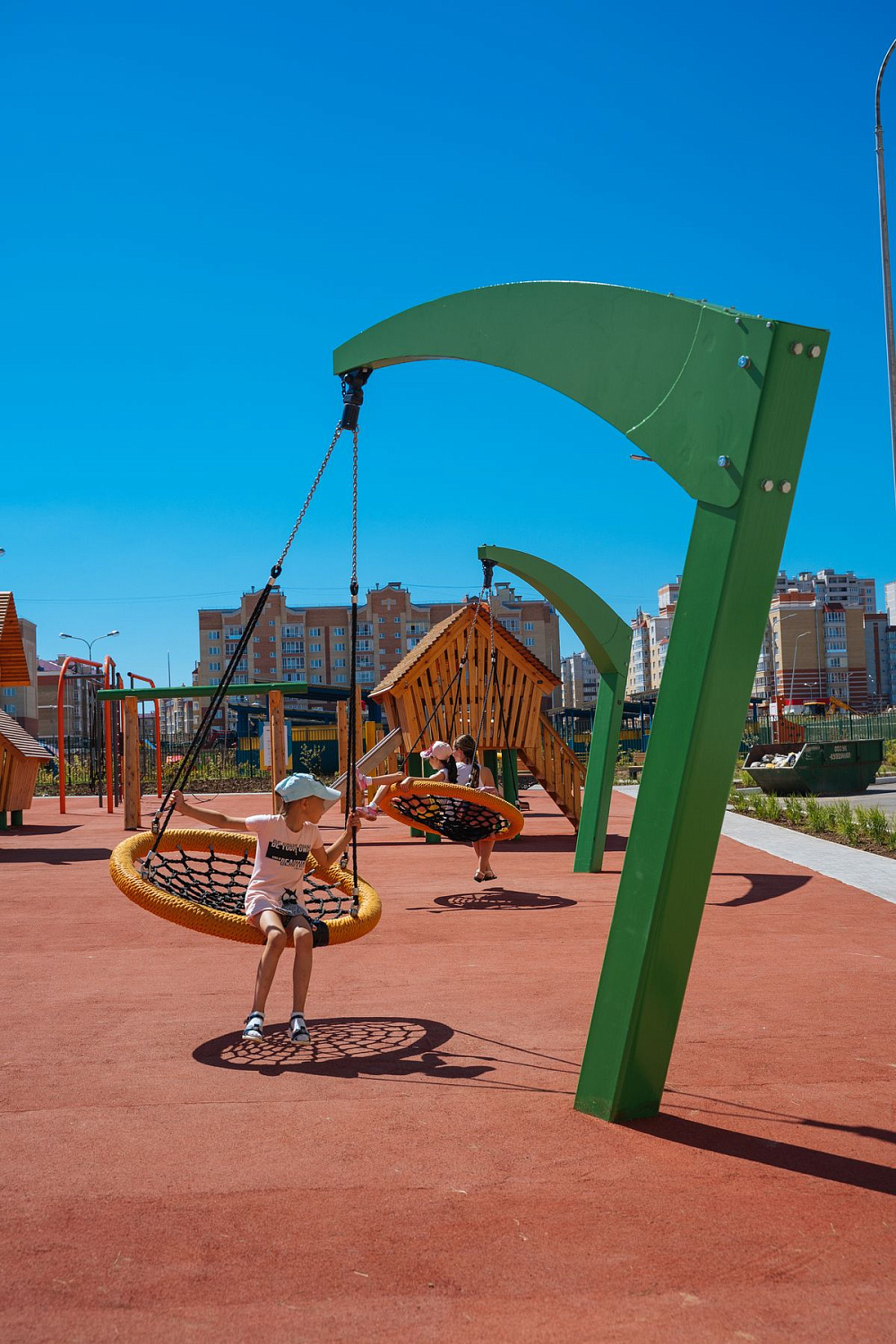 Современные детские площадки для улицы